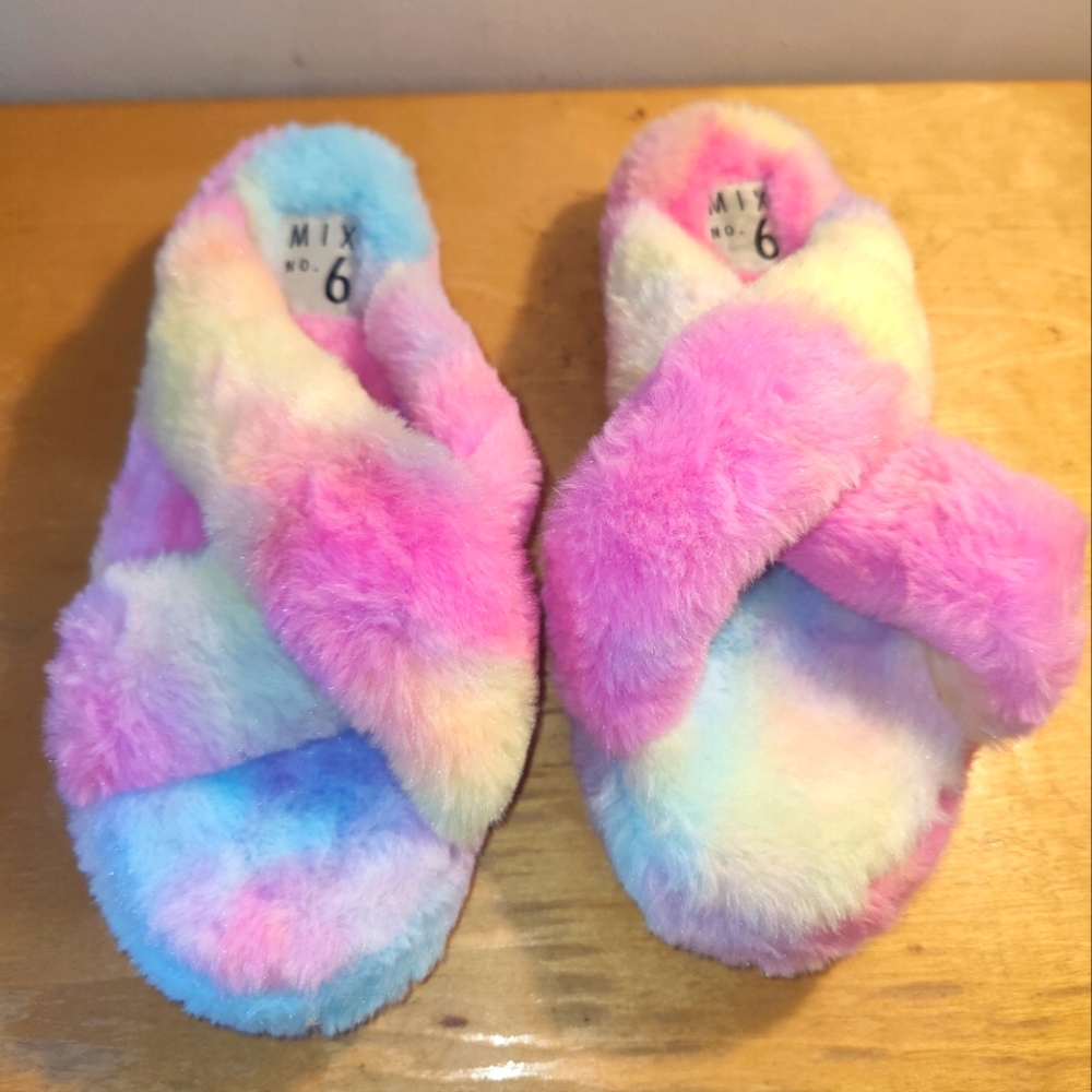Mix No. 6 Fur Plush Rainbow Slippers Sandals Women’s Size 9 Excellent Conditon